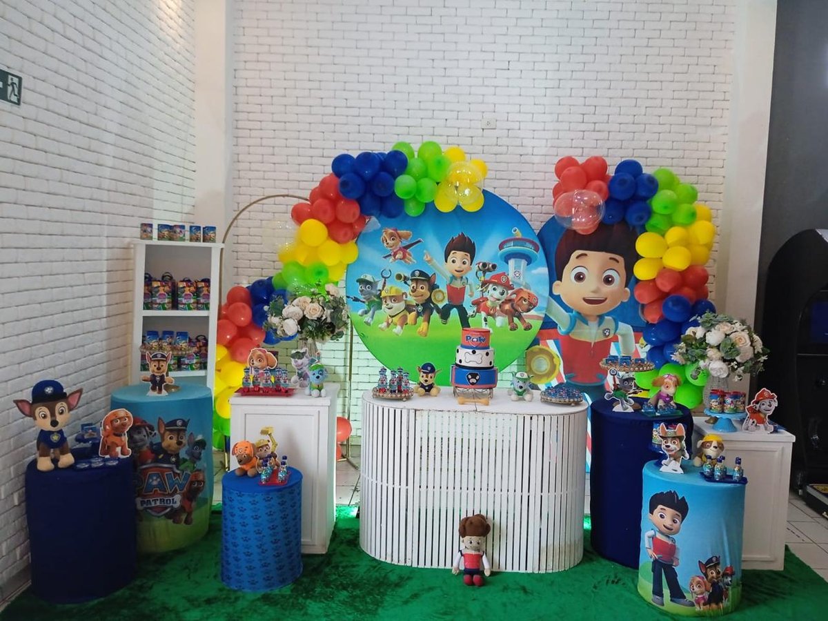 Decoração festa Desenhos Buffet Family